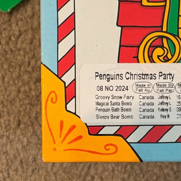 Lush Cosmetics Penguin's Christmas Party Gift Set - Picture 8 of 8